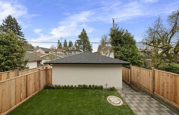 2 3232 W 38TH AVENUE Kerrisdale