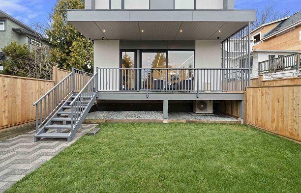 2 3232 W 38TH AVENUE Kerrisdale