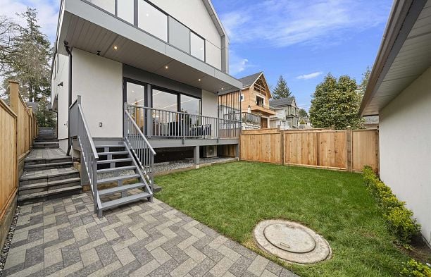 2 3232 W 38TH AVENUE Kerrisdale