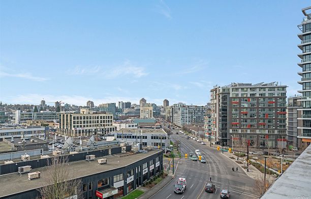 725 159 W 2ND AVENUE False Creek