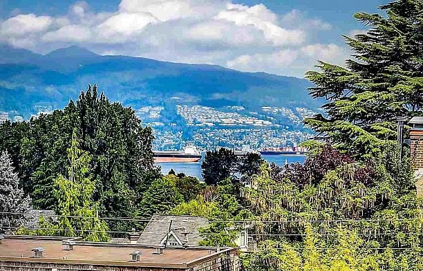 4333 LOCARNO CRESCENT Point Grey