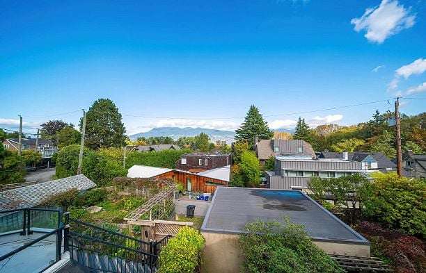 4333 LOCARNO CRESCENT Point Grey