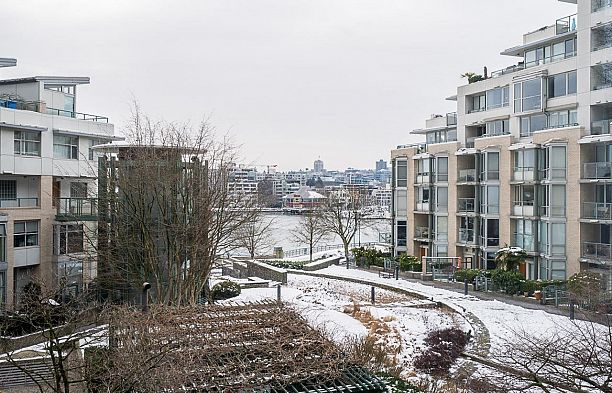 302 1228 MARINASIDE CRESCENT Yaletown