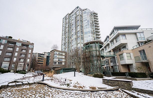 302 1228 MARINASIDE CRESCENT Yaletown