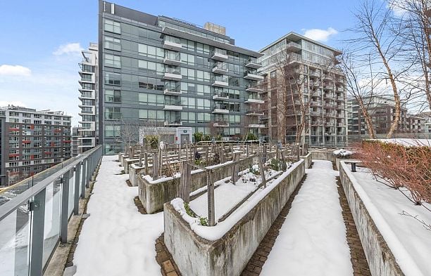 809 159 W 2ND AVENUE False Creek