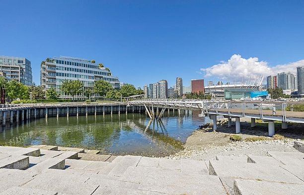 809 159 W 2ND AVENUE False Creek