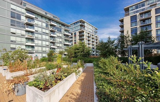 322 159 W 2ND AVENUE False Creek