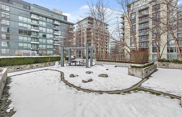 809 159 W 2ND AVENUE False Creek