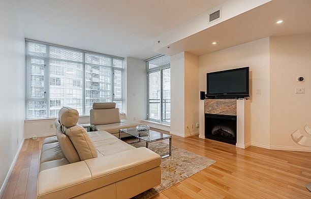 807 1211 MELVILLE STREET Coal Harbour