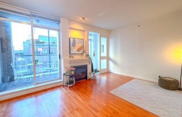 206 2055 YUKON STREET False Creek