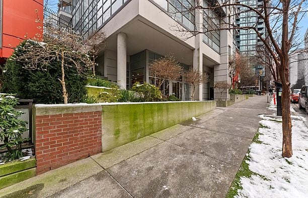 802 1211 MELVILLE STREET Coal Harbour