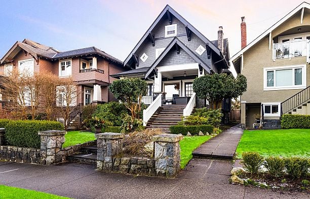 3216 W 1ST AVENUE Kitsilano