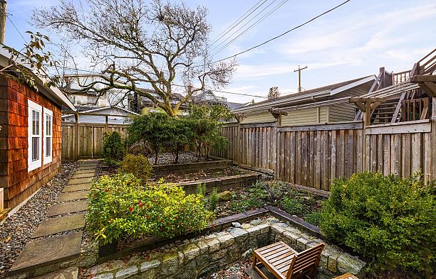 3216 W 1ST AVENUE Kitsilano