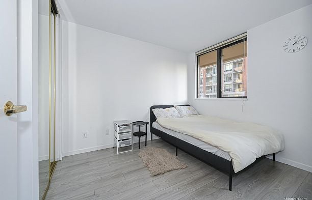 211 488 HELMCKEN STREET Yaletown