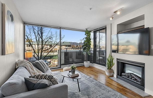 307 2525 BLENHEIM STREET Kitsilano