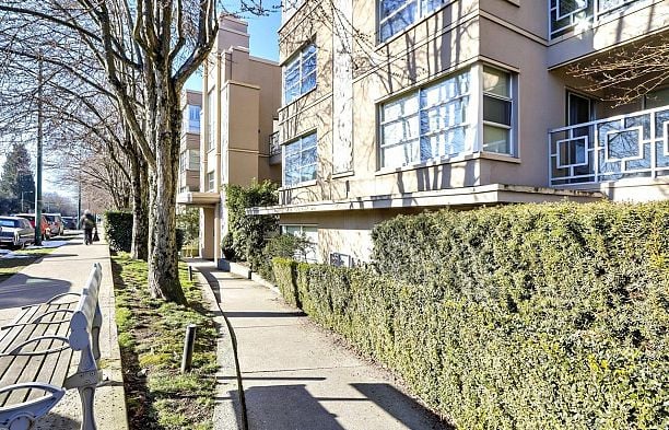 211 2983 W 4TH AVENUE Kitsilano