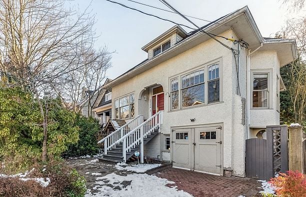 2656 2658 W 3RD AVENUE Kitsilano