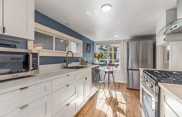 2656 2658 W 3RD AVENUE Kitsilano