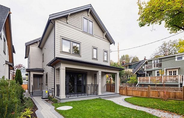 2727 W 7TH AVENUE Kitsilano