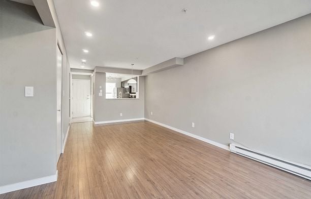 2 2880 W 4TH AVENUE Kitsilano