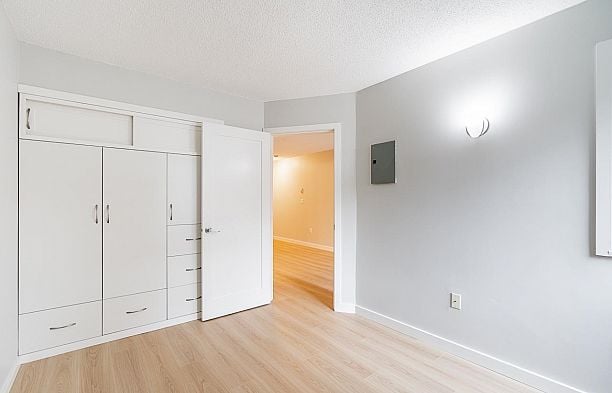 305 2239 W 1ST AVENUE Kitsilano