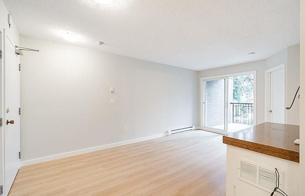 305 2239 W 1ST AVENUE Kitsilano