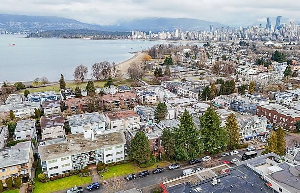 305 2239 W 1ST AVENUE Kitsilano