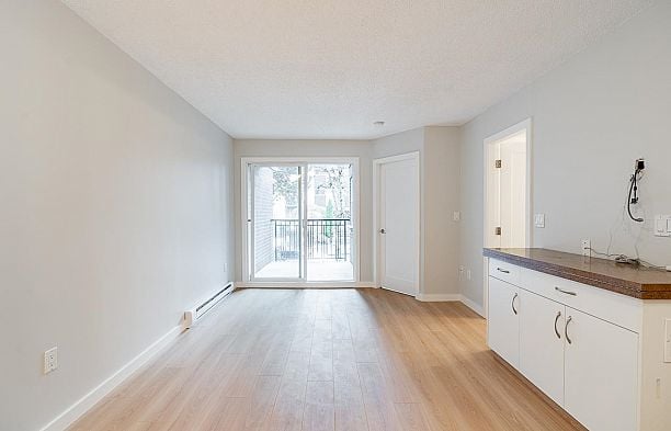 305 2239 W 1ST AVENUE Kitsilano