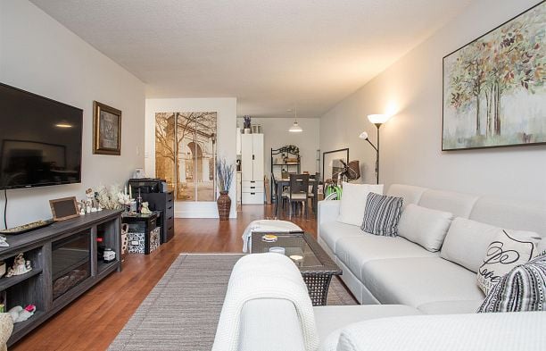 340 1844 W 7TH AVENUE Kitsilano