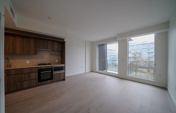 307-5212 Cambie Street, Vancouver BC V5Z 2Z7 Cambie
