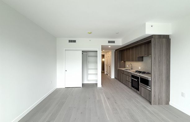 307-5212 Cambie Street, Vancouver BC V5Z 2Z7 Cambie