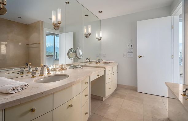 PH13 1717 BAYSHORE DRIVE, Vancouver BC V6G 3H3 Coal Harbour