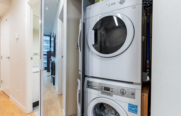 411 1367 ALBERNI STREET, Vancouver BC V6E 4R9 West End VW