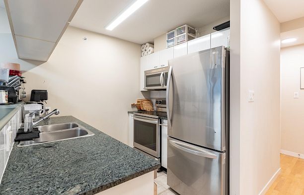411 1367 ALBERNI STREET, Vancouver BC V6E 4R9 West End VW