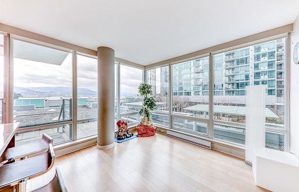 402 590 NICOLA STREET, Vancouver BC V6G 3J8 Coal Harbour