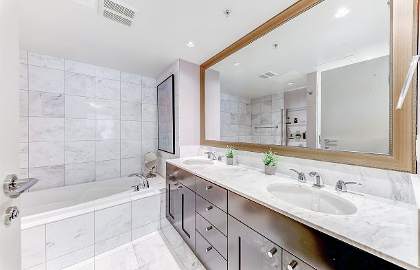 402 590 NICOLA STREET, Vancouver BC V6G 3J8 Coal Harbour