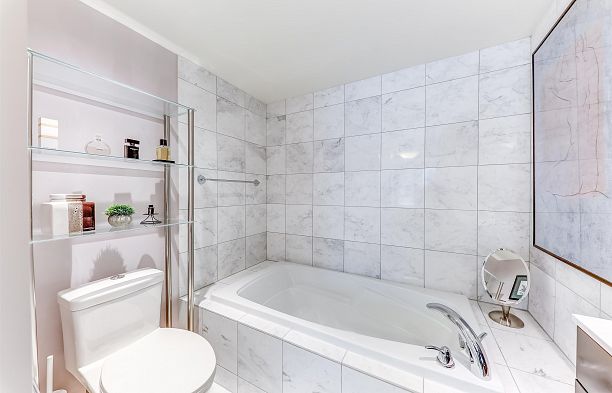 402 590 NICOLA STREET, Vancouver BC V6G 3J8 Coal Harbour