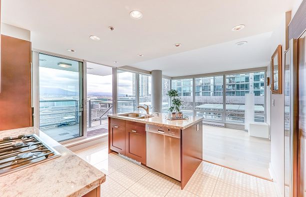 402 590 NICOLA STREET, Vancouver BC V6G 3J8 Coal Harbour