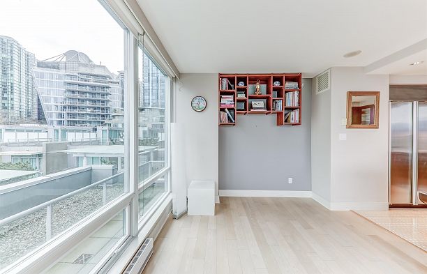 402 590 NICOLA STREET, Vancouver BC V6G 3J8 Coal Harbour