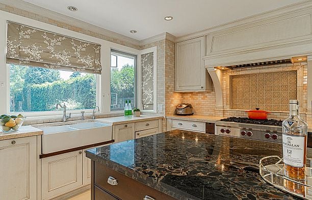 6630 MARINE CRESCENT, Vancouver BC V6P 5X1 S.W. Marine