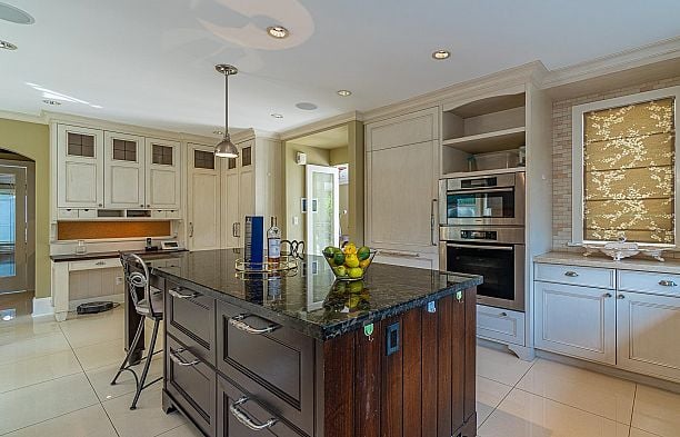 6630 MARINE CRESCENT, Vancouver BC V6P 5X1 S.W. Marine