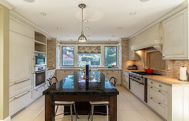 6630 MARINE CRESCENT, Vancouver BC V6P 5X1 S.W. Marine