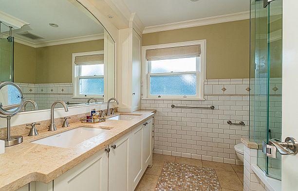 6630 MARINE CRESCENT, Vancouver BC V6P 5X1 S.W. Marine