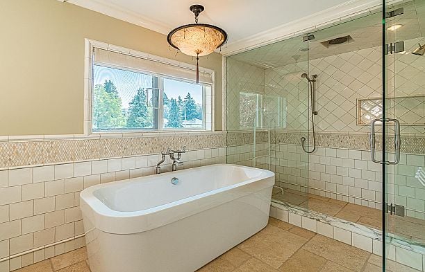 6630 MARINE CRESCENT, Vancouver BC V6P 5X1 S.W. Marine