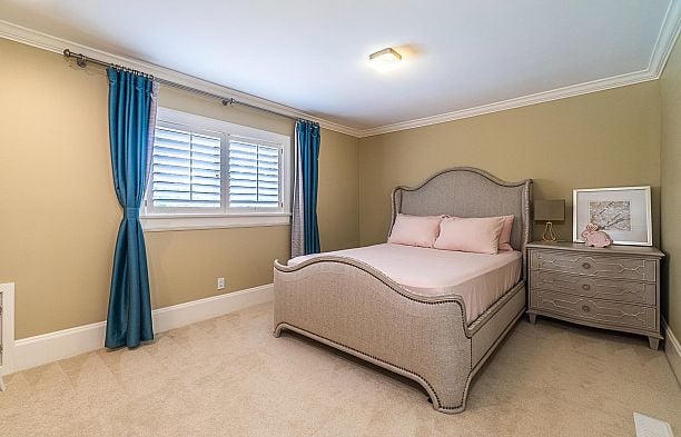 6630 MARINE CRESCENT, Vancouver BC V6P 5X1 S.W. Marine