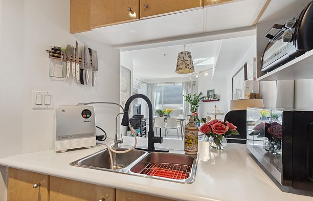 306 988 W 21ST AVENUE, Vancouver BC V5Z 1Z1 Cambie