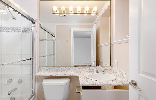 6968 CHURCHILL STREET, Vancouver BC V6P 5B3 South Granville