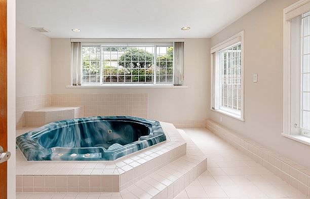 6968 CHURCHILL STREET, Vancouver BC V6P 5B3 South Granville