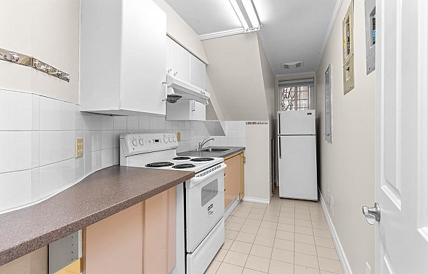 6968 CHURCHILL STREET, Vancouver BC V6P 5B3 South Granville
