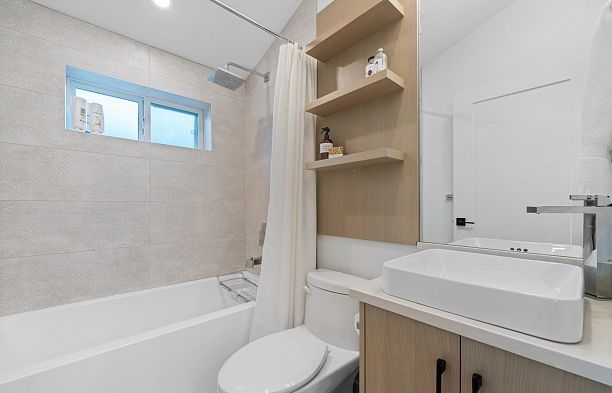978 E 13TH AVENUE, Vancouver BC V5T 2L7 Mount Pleasant VE
